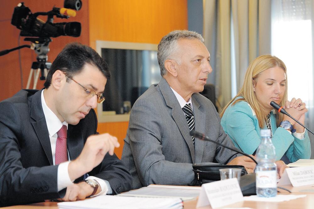 Članovi Senata DRI, Foto: Savo Prelević