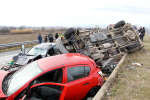 Lančani sudari u Holandiji, učestvovalo do 150 vozila