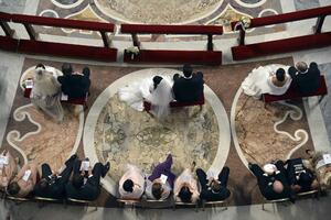 Papa Franjo vjenčao 20 parova u Vatikanu