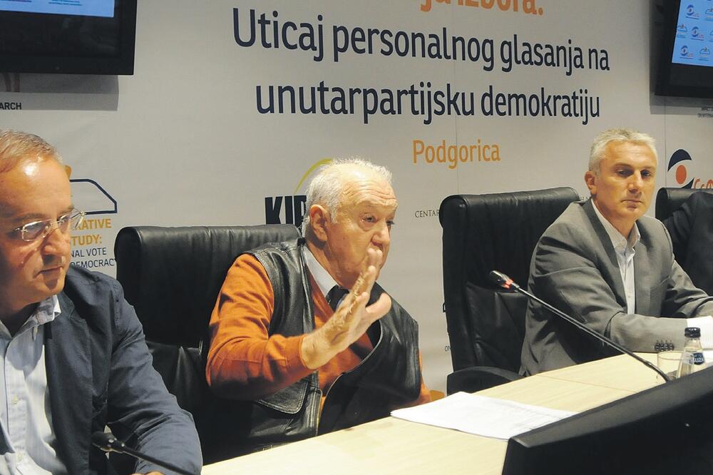 Sa jučerašnje konferencije za novinare (Novina), Foto: Vijesti online