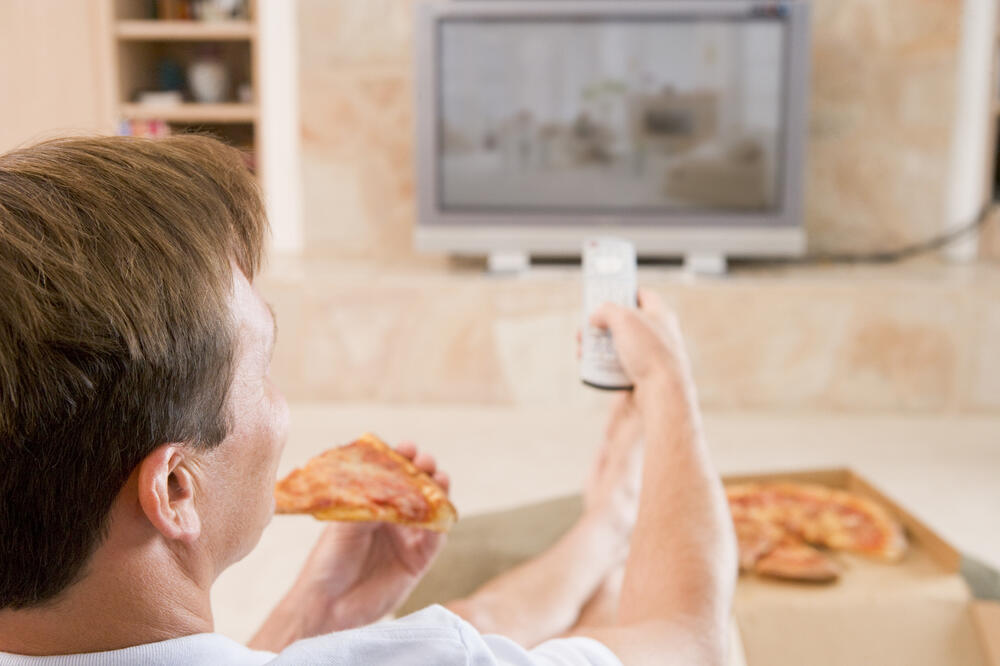 hrana, TV, Foto: Shutterstock
