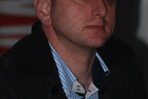 Milan Knežević nadgleda izbore u Sankt Peterburgu