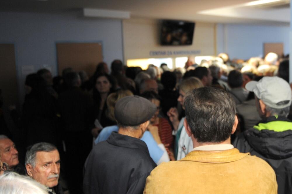 Klinički centar, gužva, Foto: Savo Prelević