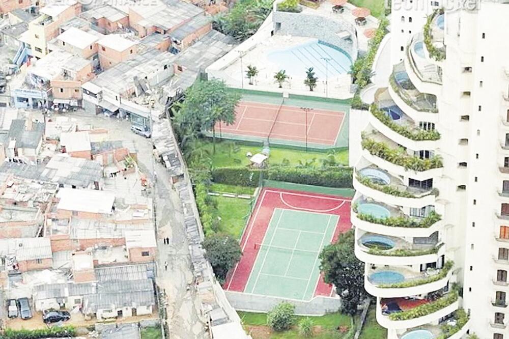 Demokratija u 21. vijeku (Novina)