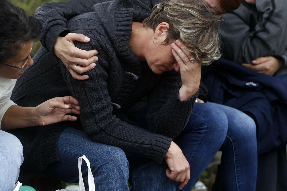 Šok rodbine i prijatelja, Foto: Reuters