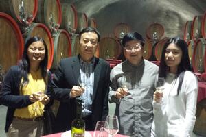 Novi kineski ambasador obišao vinski podrum Šipčanik