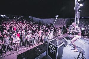 Bedem fest: Stotinu volontera po kiši iznijelo tonu opreme