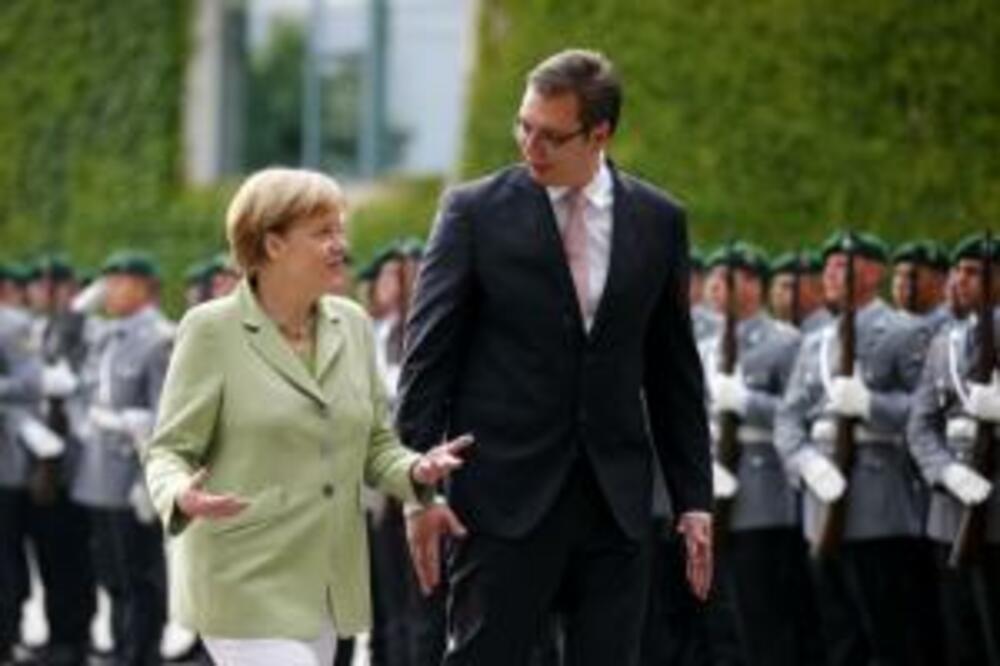 Srbija se još drži po strani po pitanju ukrajinskog spora: Merkel i Vučić, Foto: Beta