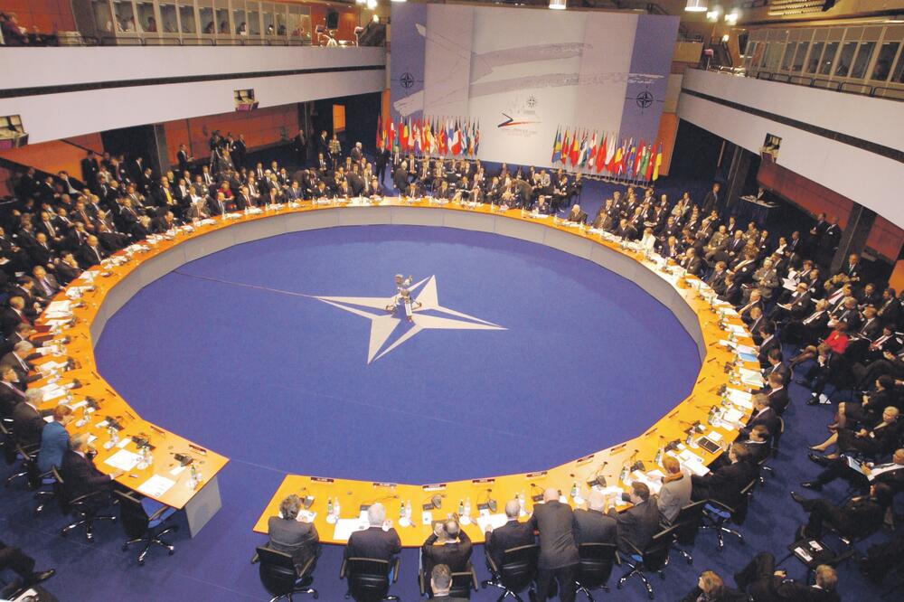 NATO samit Čikago (Novina)