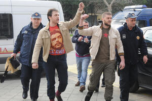 Policajci: Tokom protesta radili smo sve po zakonu