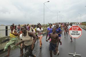 "Nemojte dolaziti na posao, dobićete platu"