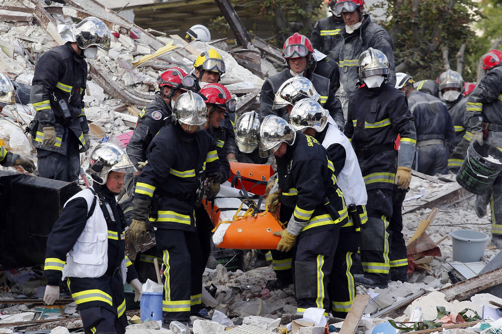 Srušena zgrada u Parizu, Foto: Beta-AP