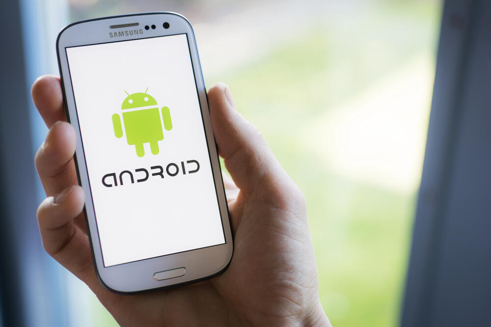 smartfon, Android, Foto: Shutterstock