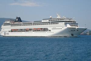 "MSC Armonia" završio ovogodišnju sezonu u Boki