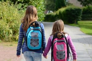 Po 50 eura za nabavku školskog pribora