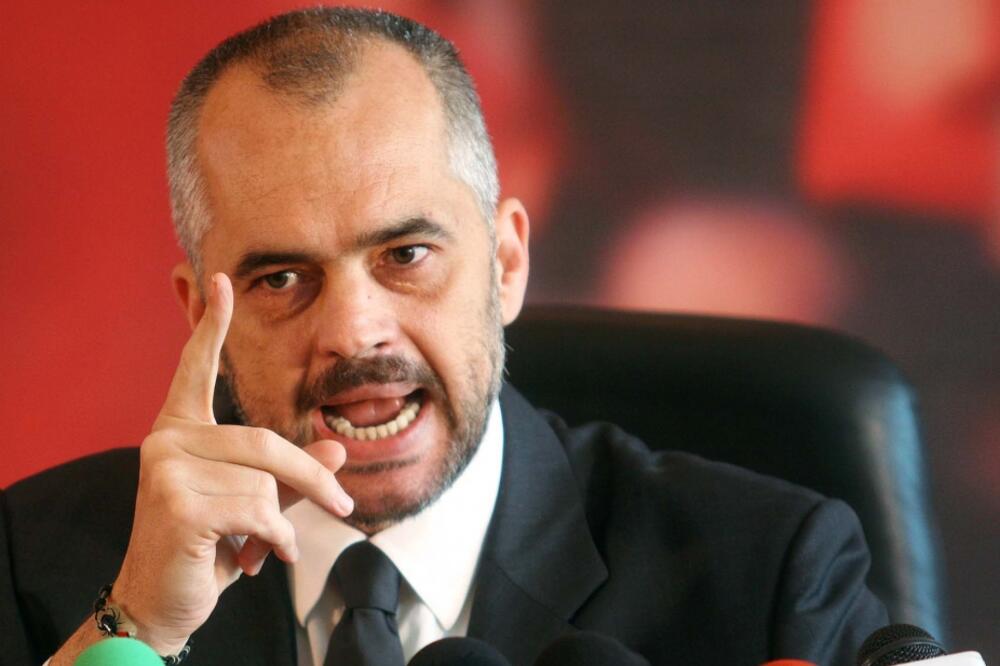 Edi Rama, Foto: Dudewheresmygomar.wordpress.com