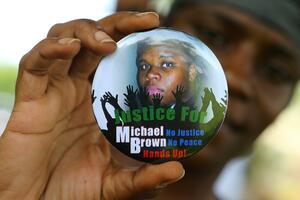 Ferguson: Otac ubijenog tinejdžera poziva na mir