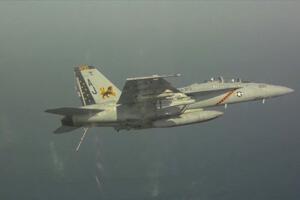 Pentagon: Kineski vojni avion prišao na manje od  10 metara...
