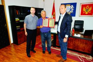 Iseljenik iz Amerike donirao Domu zdravlja Podgorica 14.000 eura