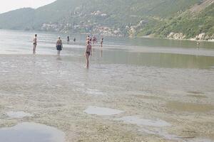 Inspektori u Boki provjeravaju 23 plaže