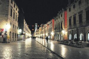 Zapis o Dubrovniku: U gradu snova, ukrštenih sudbina i kružnog...