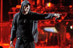 Provalili ga fanovi: Eminem repuje na plejbek