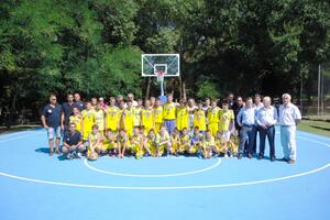 Svečano otoren obnovljeni košarkaški teren u Tivtu: Novi sjaj...