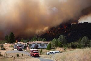 Kalifornija: Vanredno stanje, požar se širi