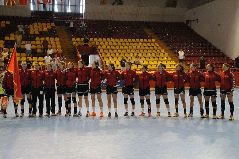 Kadetkinje Crne Gore, Foto: Wch-mkd2014.mk