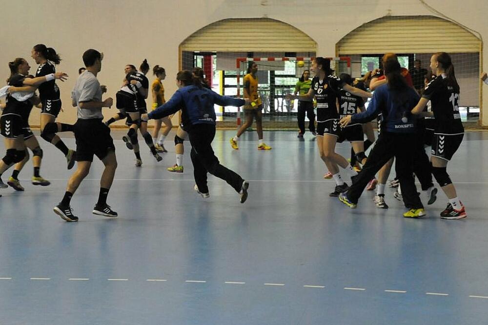 Kadetkinje Crne Gore, Foto: Www.wch-mkd2014.mk