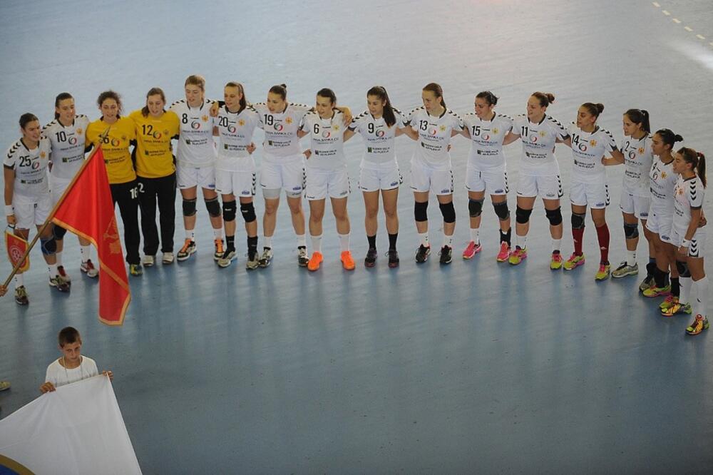 Kadetkinje Crne Gore, Foto: Wch-mkd2014.mk