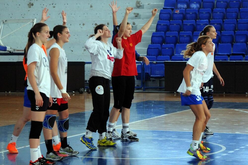 Kadetkinje Crne Gore, Foto: Luka Zeković