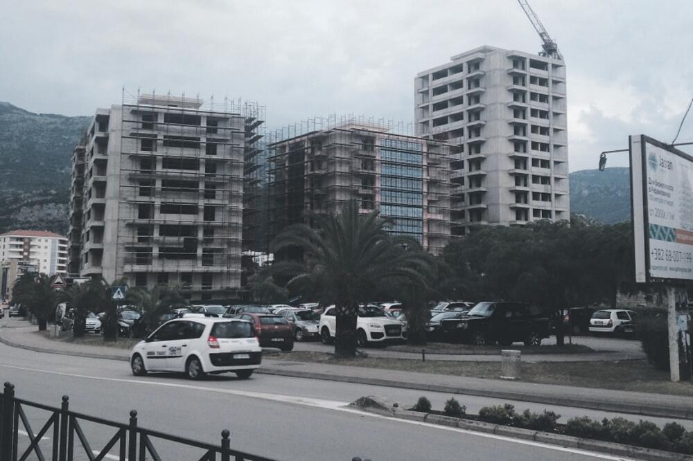 Parcela na kojoj Lazovići namjeravaju da grade solitere, Foto: Vuk Lajović