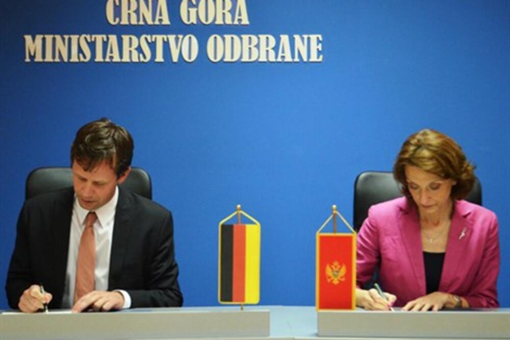 Olaf Poeške, Milica Pejanović Đurišić, Foto: Ministarstvo odbrane