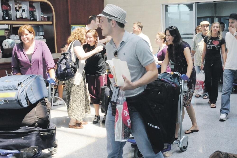 Aerodrom Podgorica, Foto: Luka Zeković