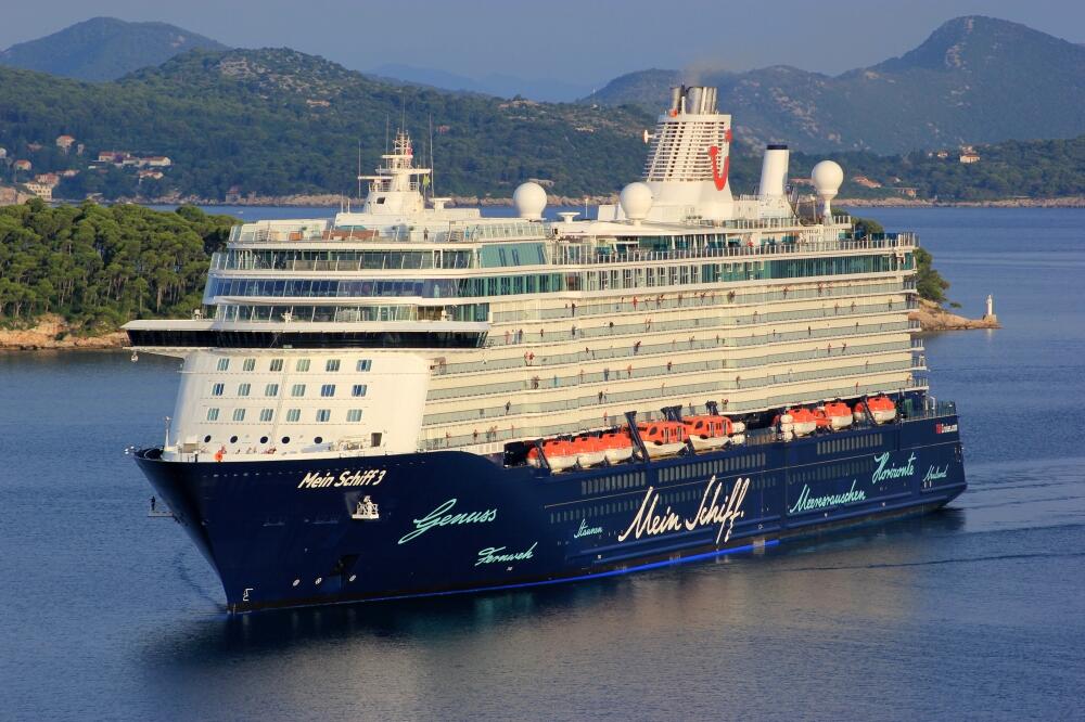 Mien Schiff 3 megakruzer, Foto: Neven Jerković/www.shipspotting.com