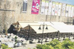 Maskirne uniforme dočekuju goste na Mogrenu I