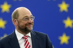 Šulc ponovo predsjednik EP, euroskeptici okrenuli leđa himni Evrope