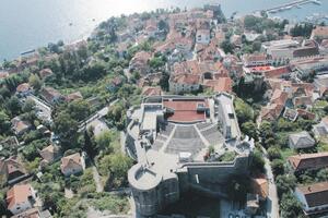 Herceg Novi: U konobare želi jedan osnovac