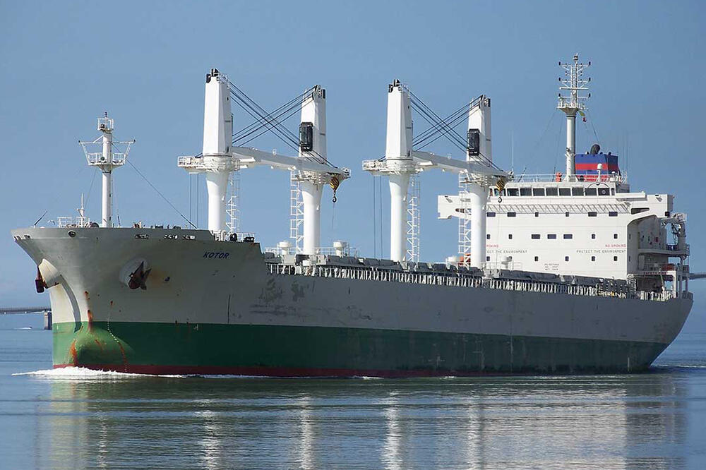 Brod "Kotor" kompanije Dabinović