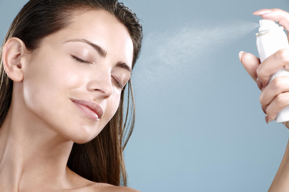 voda, sprej, lice, Foto: Shutterstock