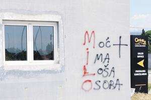Grafiti u Podgorici: "Moć Ima Loša Osoba"