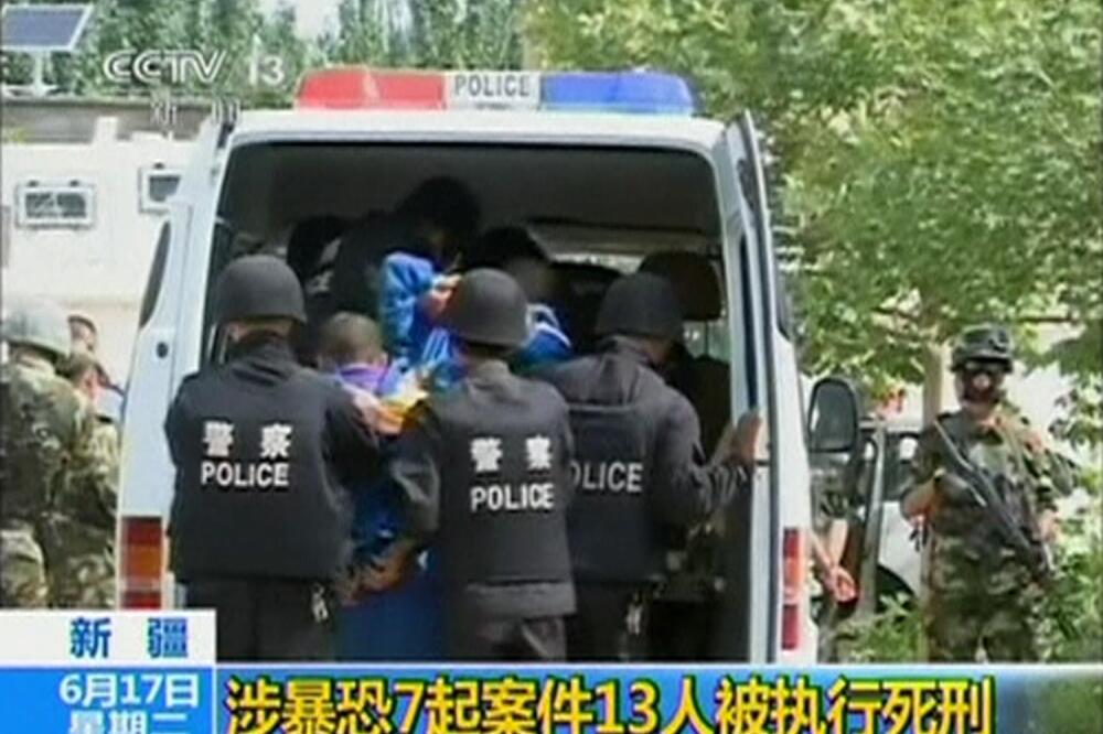 Kina, policija, Foto: Reuters