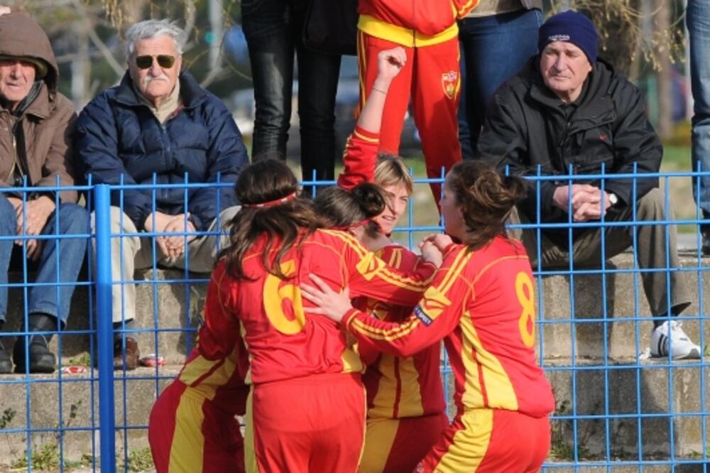crnogorske fudbalerke, Foto: Savo Prelević