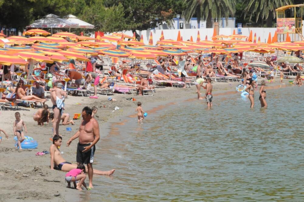 turisti, plaža, Foto: Luka Zeković