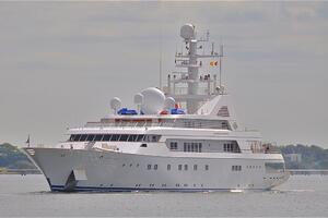 "Golden Odyssey" uplovio u svoj novi dom u Tivtu