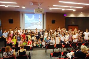 Prijem za najbolje učenike u Tivtu: Novosel "Lučama" po 100 eura