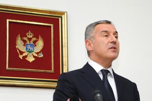 Đukanović čestitao Medvedevu Dan nezavisnosti Ruske Federacije