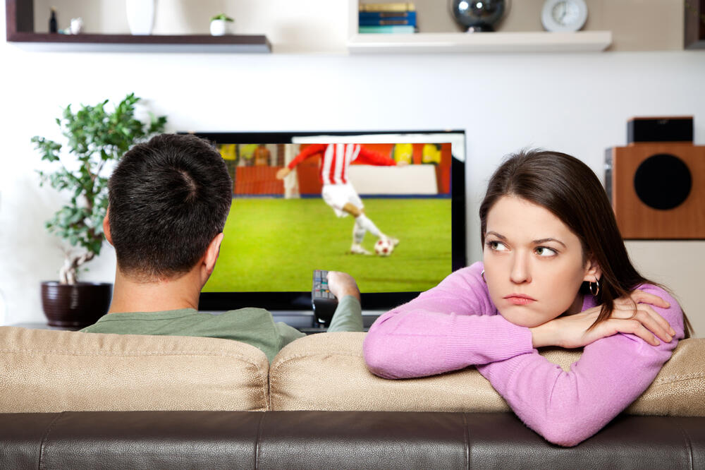gledanje fudbala, Foto: Shutterstock