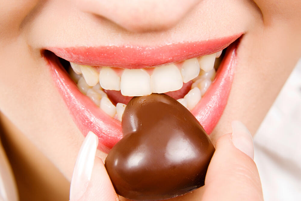 zubi, čokolada, Foto: Shutterstock.com